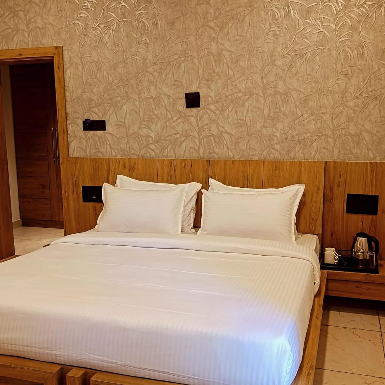 Le Casa Lion Resort A Premium Resort In Сасан Гир Екстериор снимка